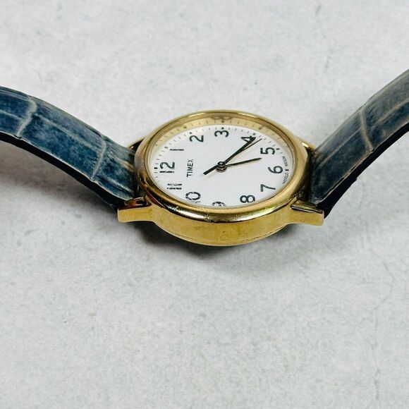Timex Watch Womens 30mm Easy Reader Indiglo Gold Tone WR 30M New Battery - Picture 4 of 12
